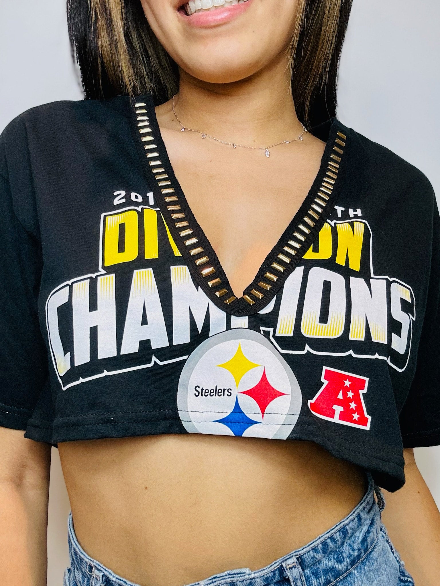 Pittsburgh Steelers Glam V Neck Crop