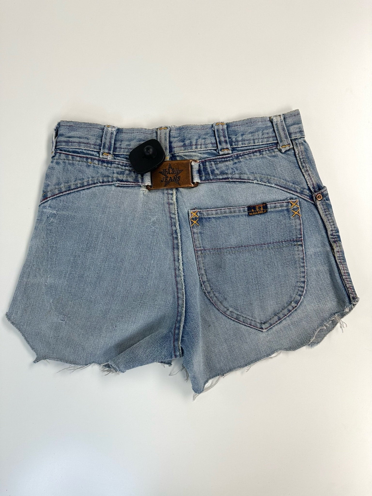 27” Light Wash High-Rise Vintage Hash Jeans Shorts | Knee 27” Light Wash High-Rise Vintage Hash Jeans Shorts | Knee